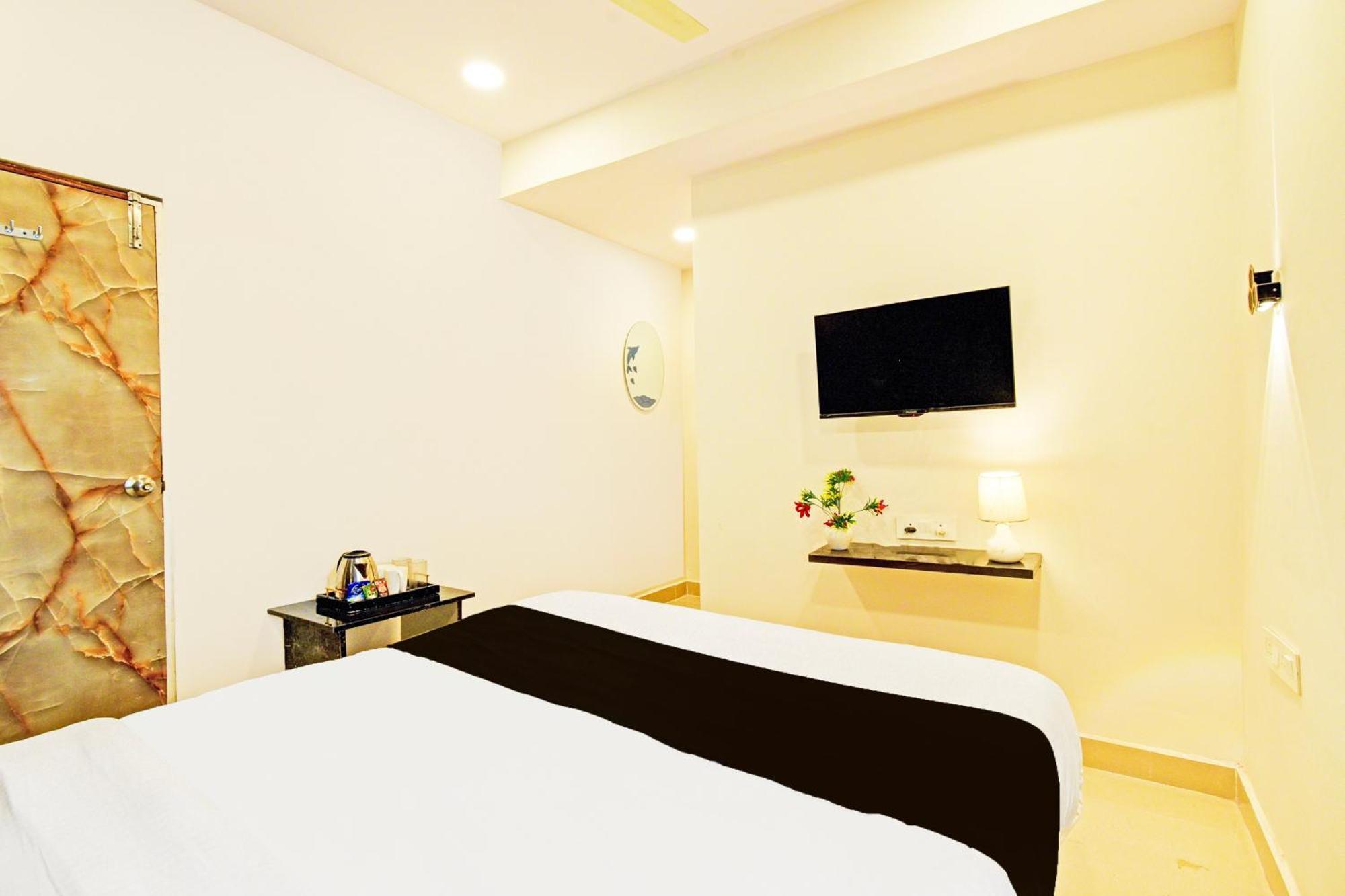 Hotel O Malani Inn Hajdarabad Zewnętrze zdjęcie