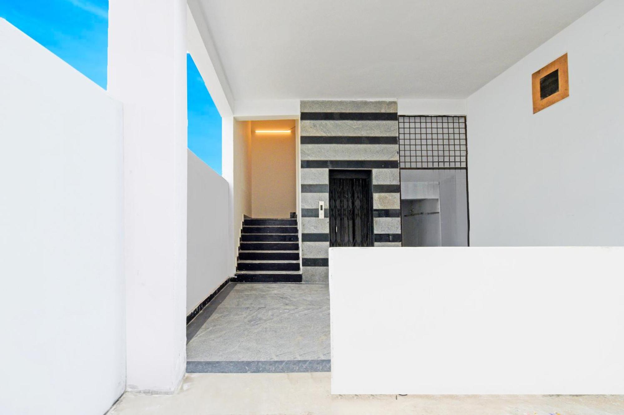 Hotel O Malani Inn Hajdarabad Zewnętrze zdjęcie