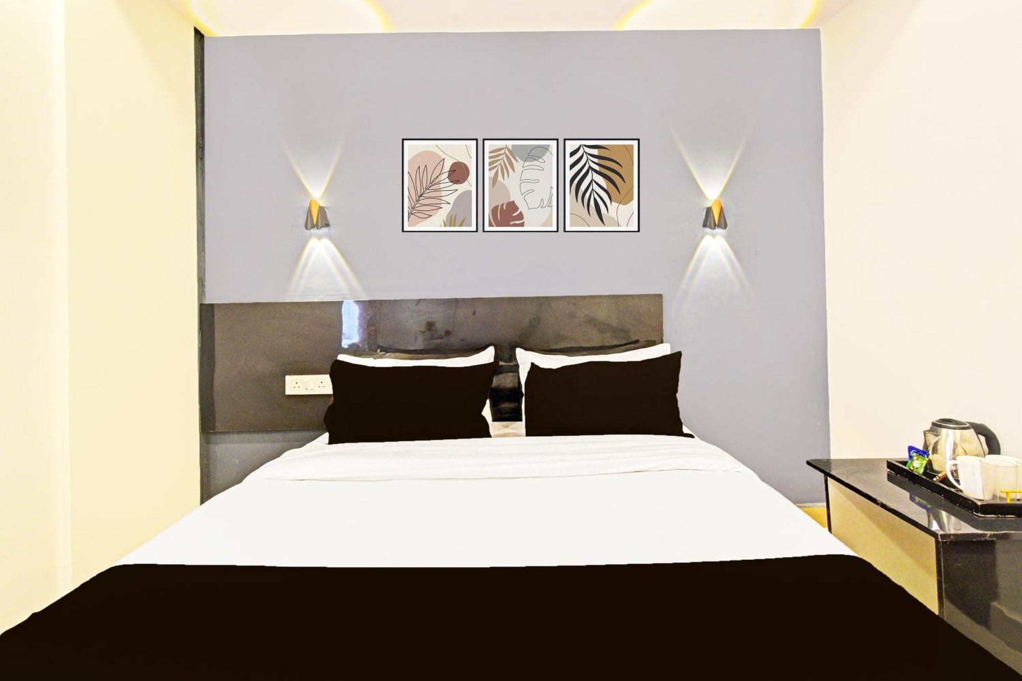 Hotel O Malani Inn Hajdarabad Zewnętrze zdjęcie